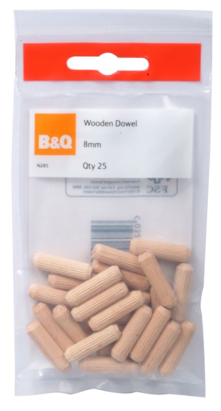 B&Q Wooden Dowel Pack of 25