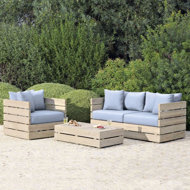 Cavallo Garden Coffee Table, Armchair and