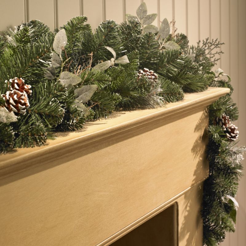 183Cm 6Ft Snow Effect Tips With Cones Garland