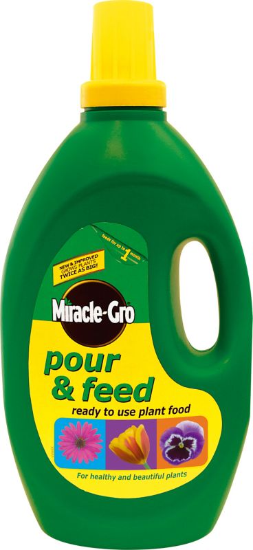 Miracle Gro Pour and Feed Ready To Use Liquid Plant Feed 3000ml