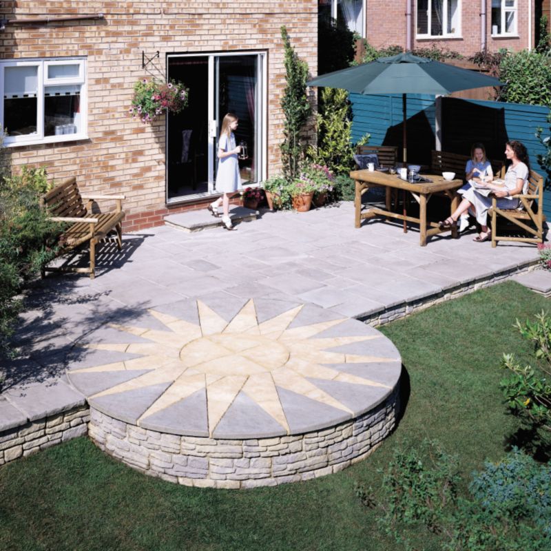 Bradstone Sun Circle Grey GreenMellow Cotswold
