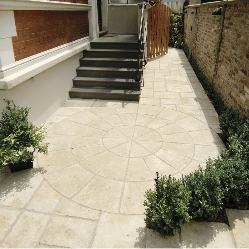 BandQ Old Town Paving Circle Weathered Limestone Circle Dia28m