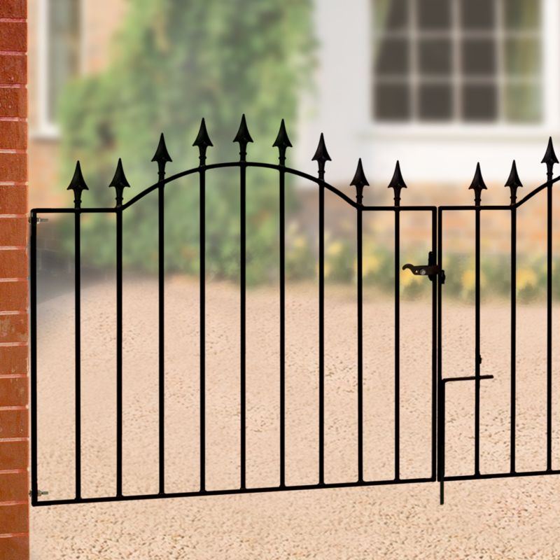 Burbage Ironcraft Spear Domed Low Double Gate Black Primer H108m Opening Size W239 244m
