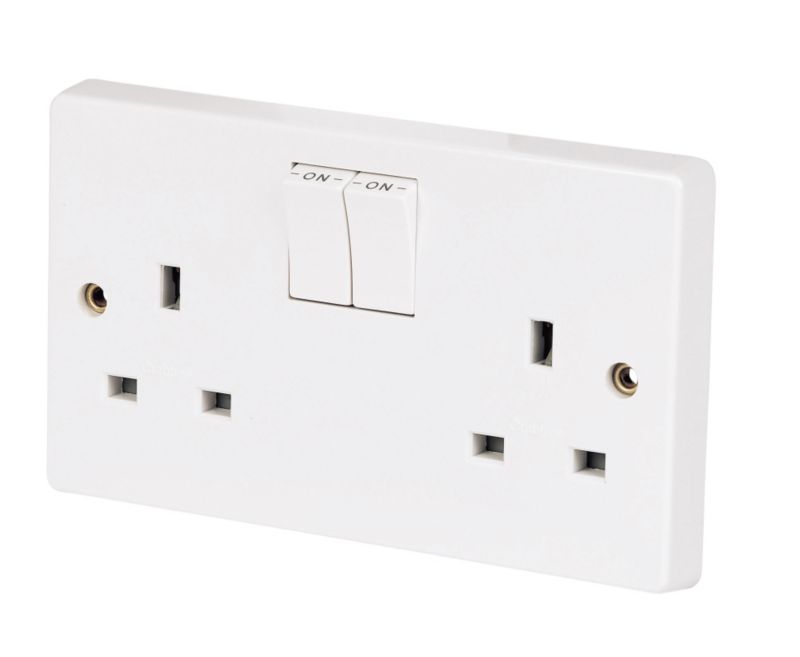 Crabtree 2 Gang Single Pole Switched Socket Twin Earth White