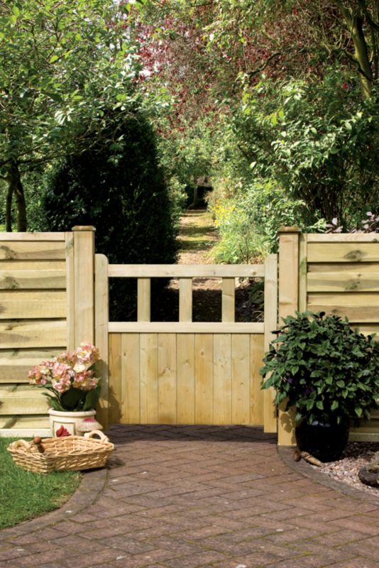 Alternative image for Closed Portcullis Gate Wooden Green (H)0.92m x (W)0.92m