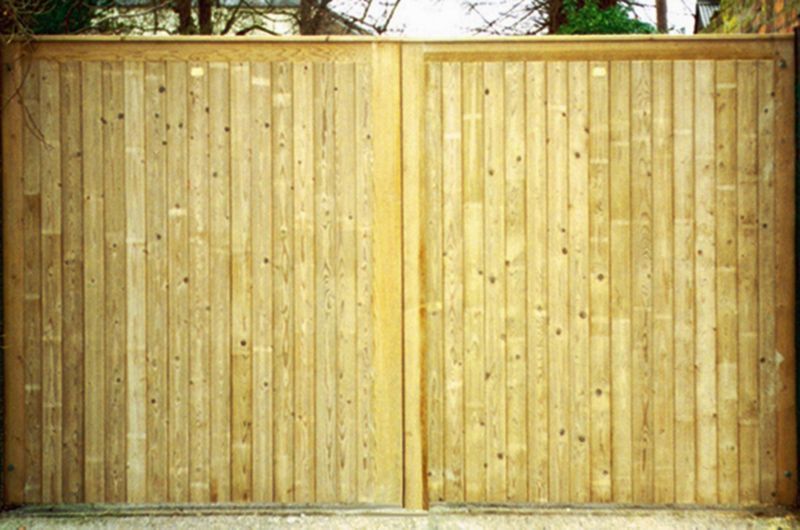 Save on this Rye Double Leaf Courtyard Gate (H)1.8m x (W)3.1m