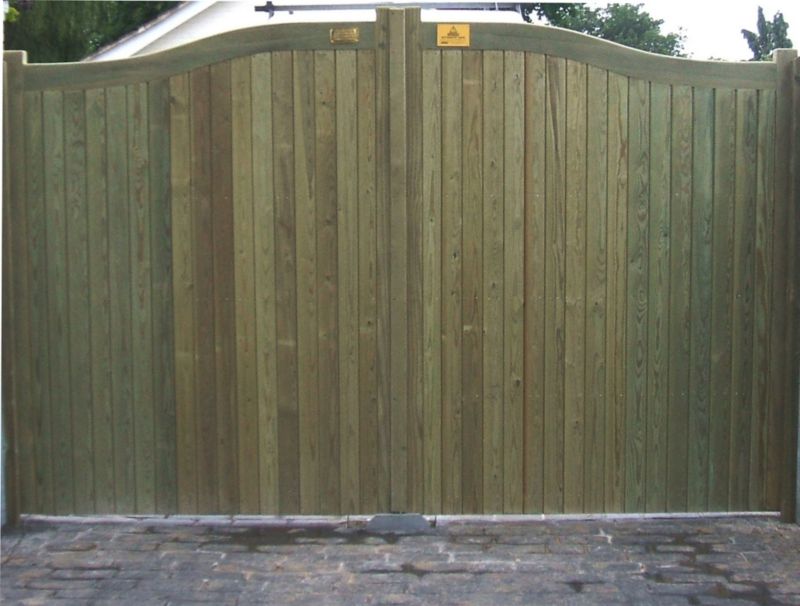 Hythe Double Leaf Courtyard Gate (H)1.8m x (W)3.6m