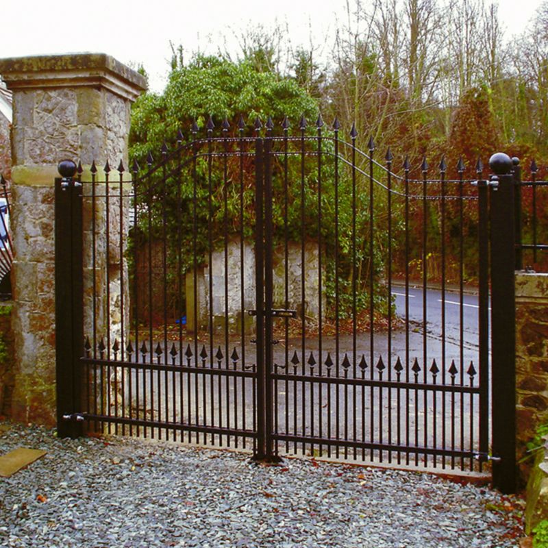 Save on this Ornamental Arch Top Gate Set Black (W)3m