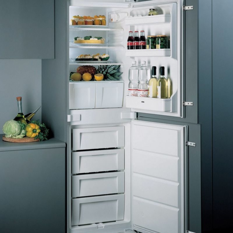 Ignis 5050 Combination Fridge Freezer Model ARL757B White
