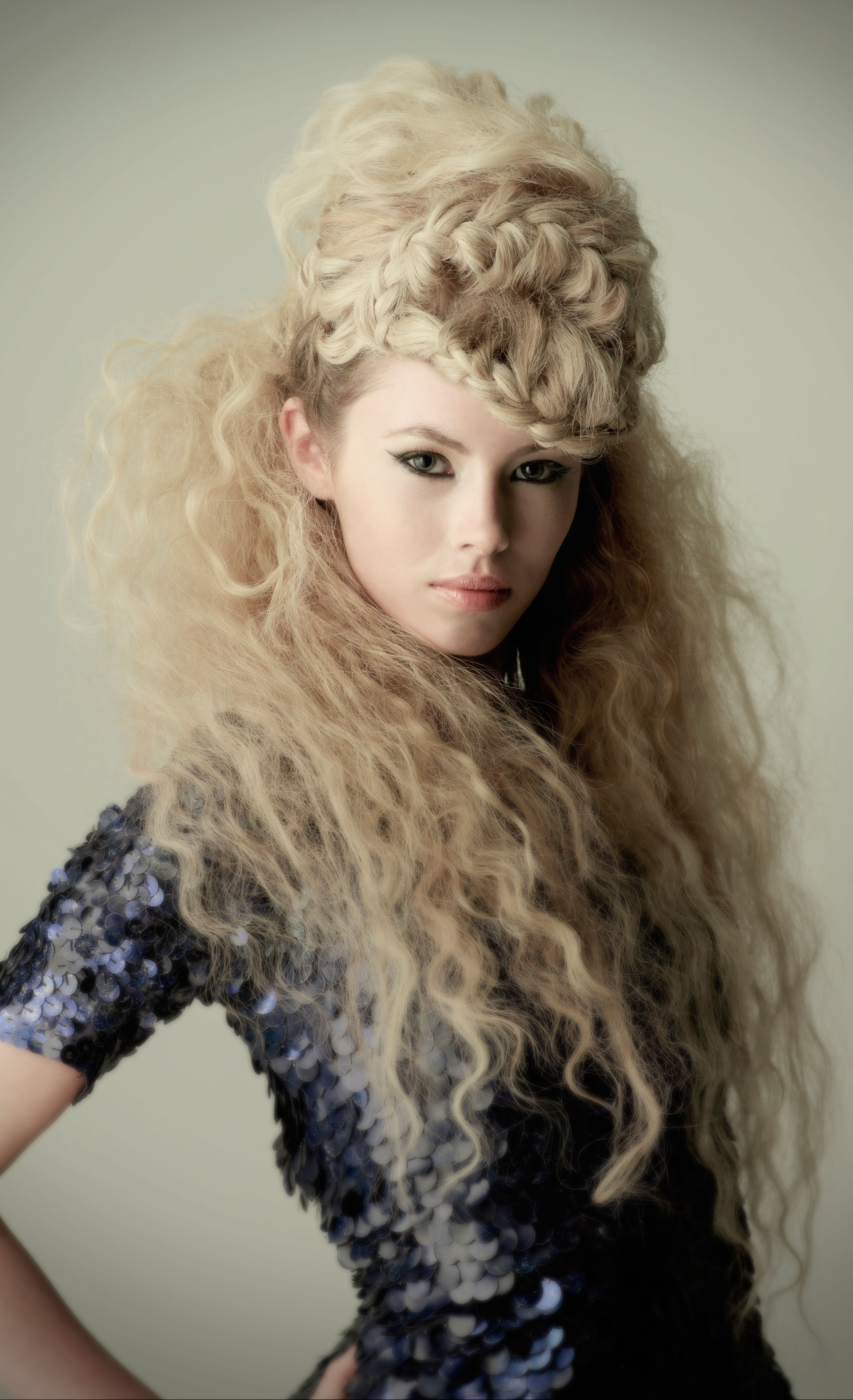Alan Edwards look female blonde